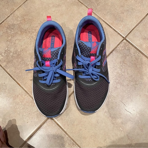 New Balance Women’s Sneakers - Picture 2 of 6